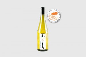 D’une robe jaune pâle et brillante, le chignin est un vin de Savoie aux arômes floraux et d’agrumes